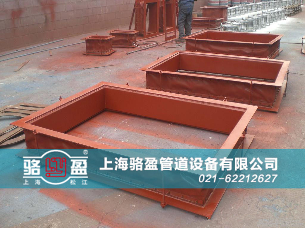 香港機(jī)場矩形非金屬<a href=http://www.yijuhouse.com target=_blank class=infotextkey>補(bǔ)償器</a>噴涂環(huán)節(jié)